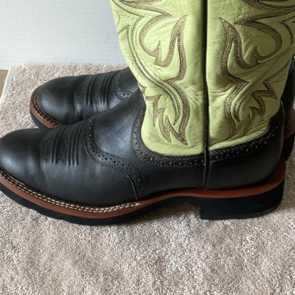 ARIAT cowboy boots - Picture 5 of 9